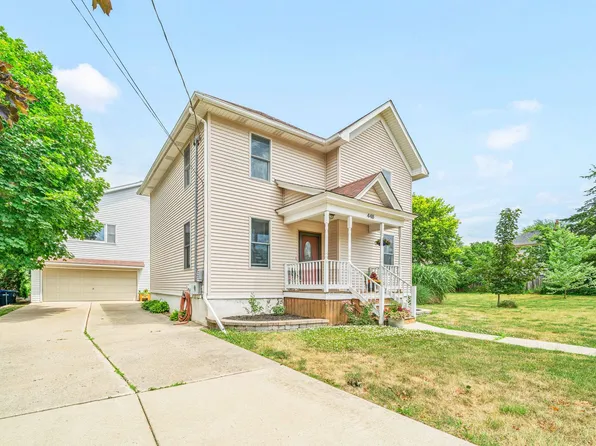 448 W Lincoln Ave, Hinckley, IL 60520