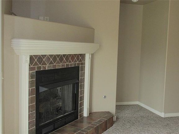 4th image of 4042 W Spring House Dr