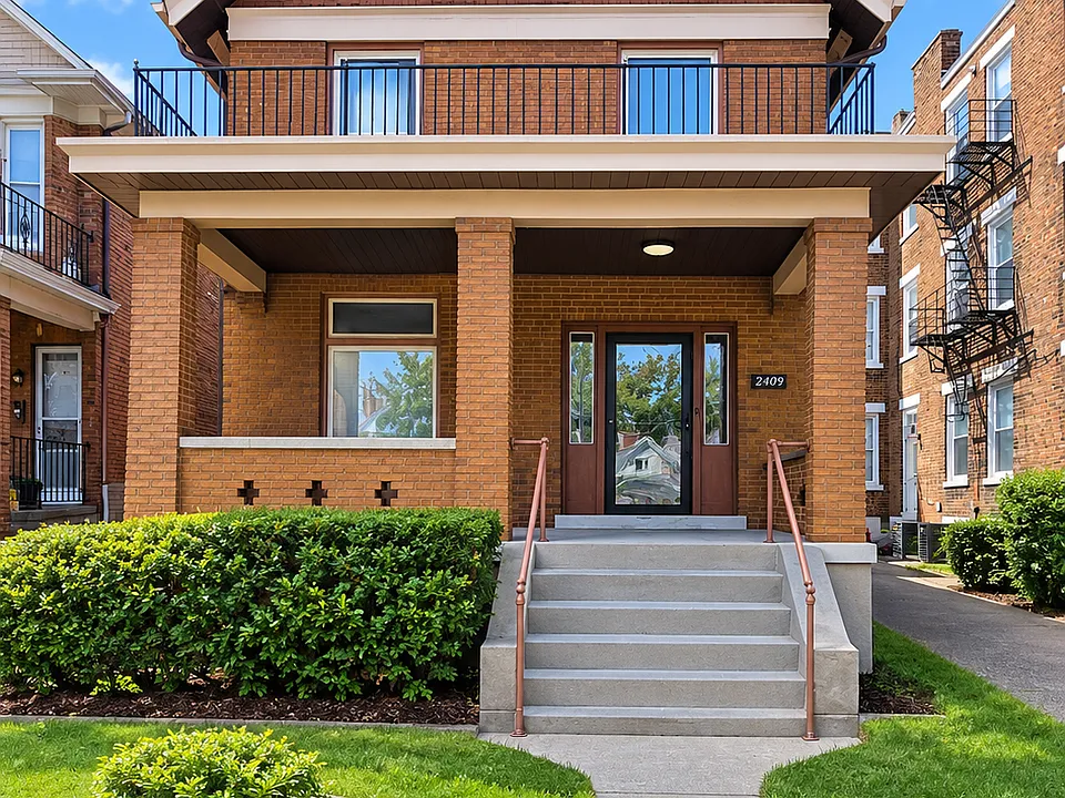 2409 Fairview Ave
