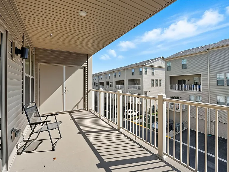 709 Thomas Ln #B — Photo 24