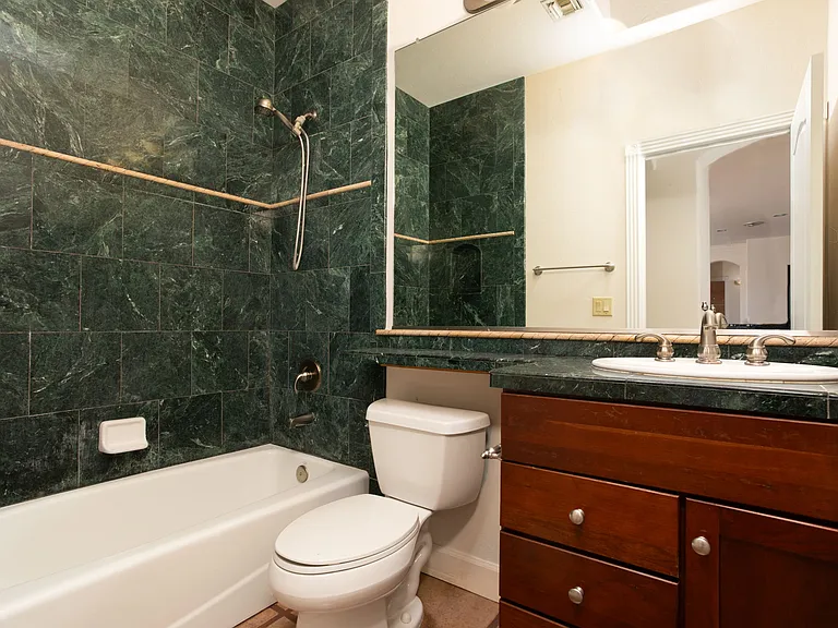 1029 E Blanton Dr — Photo 22