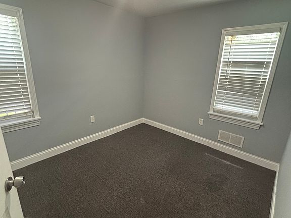 5th image of 18400 Ashton Ave