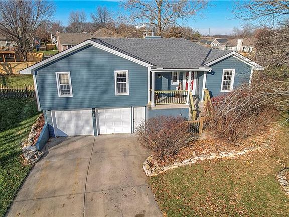 2nd image of 406 Park Ct