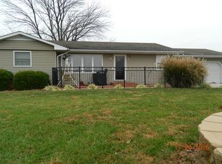 9209 Jones Rd, Kinmundy, IL 62854