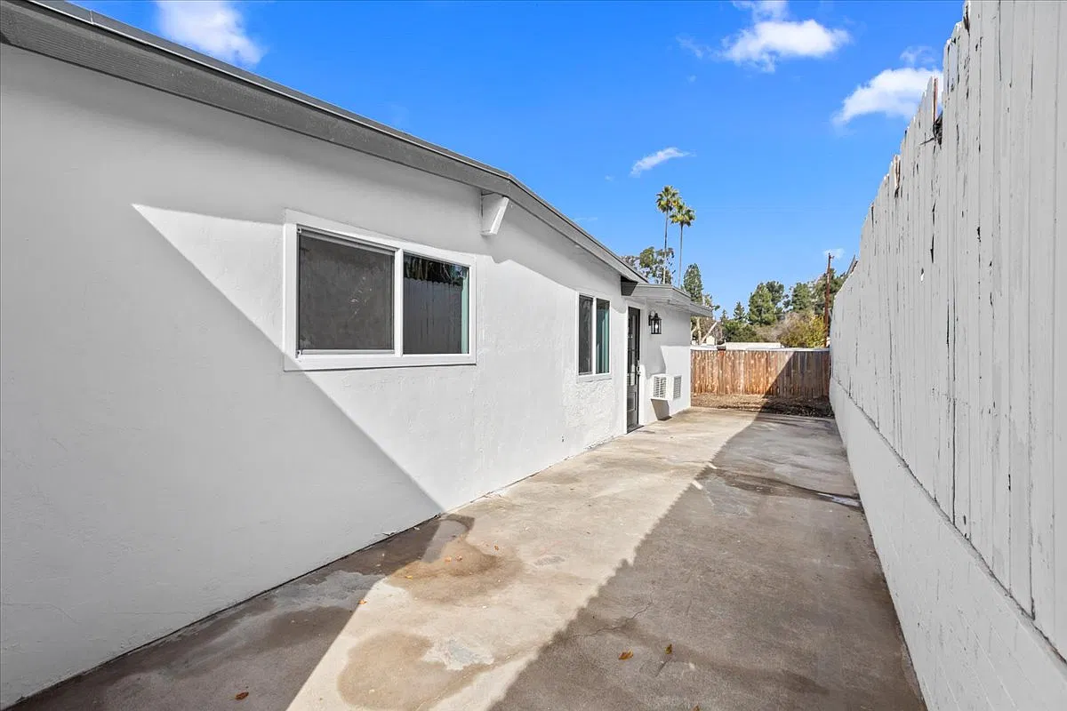 1 bed, $2,000 — Photo 3