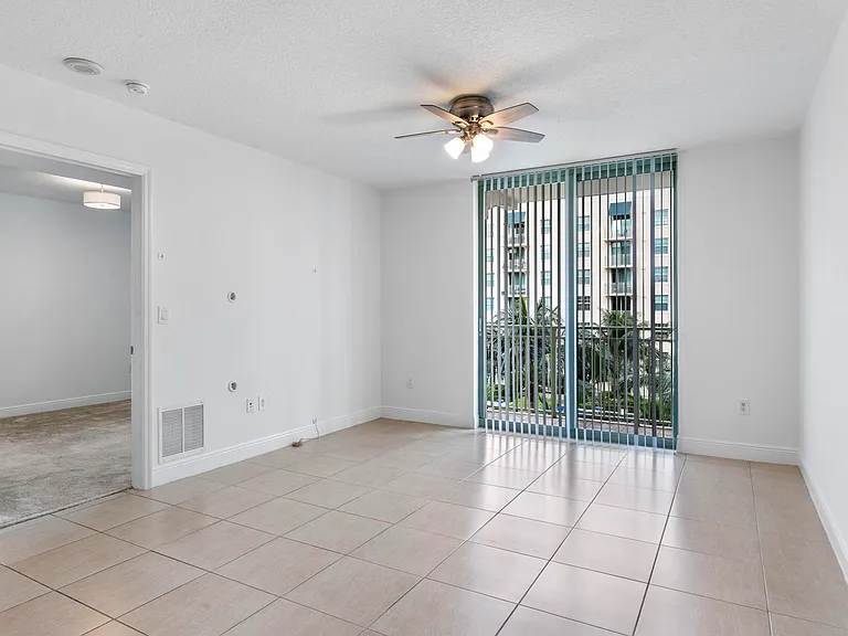610 Clematis St #527 — Photo 12
