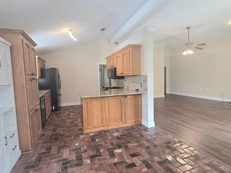 17656 Chasefield Ave — Photo 6