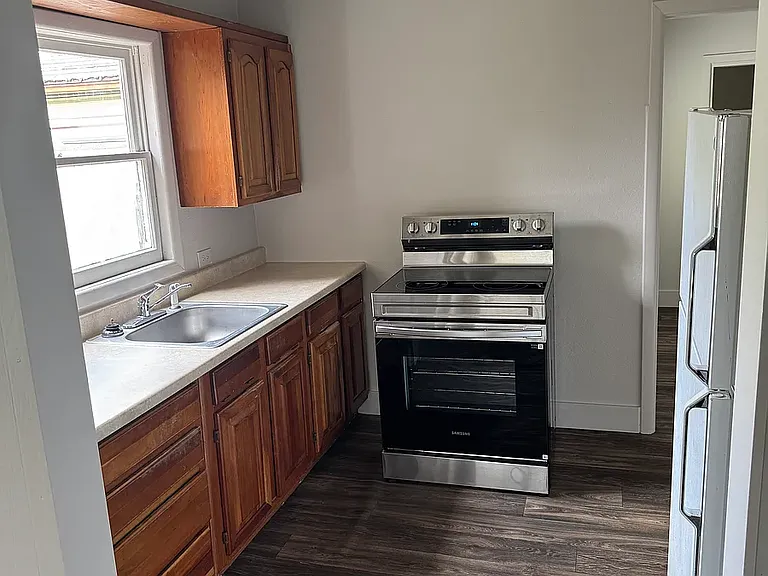 2820 E 8th St #2820 — Photo 5