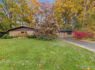 370 Pebble Beach Dr SE, Grand Rapids, MI 49546