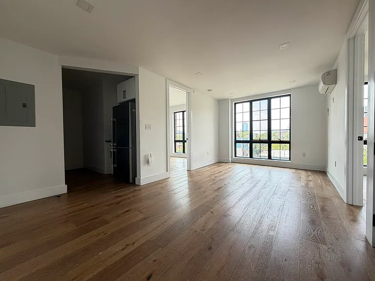 311 Franklin Ave #6A — Photo 2