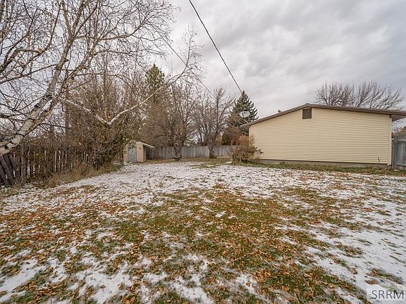 4th image of 1681 Raymond Dr