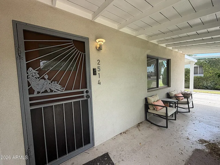 2514 E Fairmount Ave — Photo 3