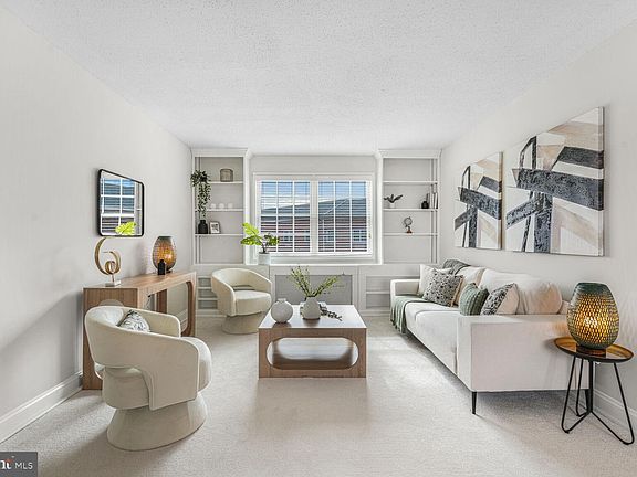 4th image of 1710 W Abingdon Dr APT 301