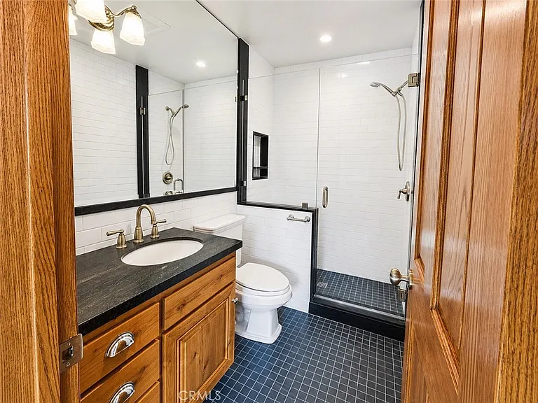 4720 Hayman Ave — Photo 25
