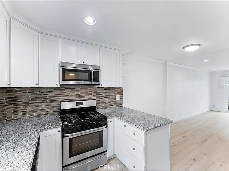 8242 Henderson Grn — Photo 9