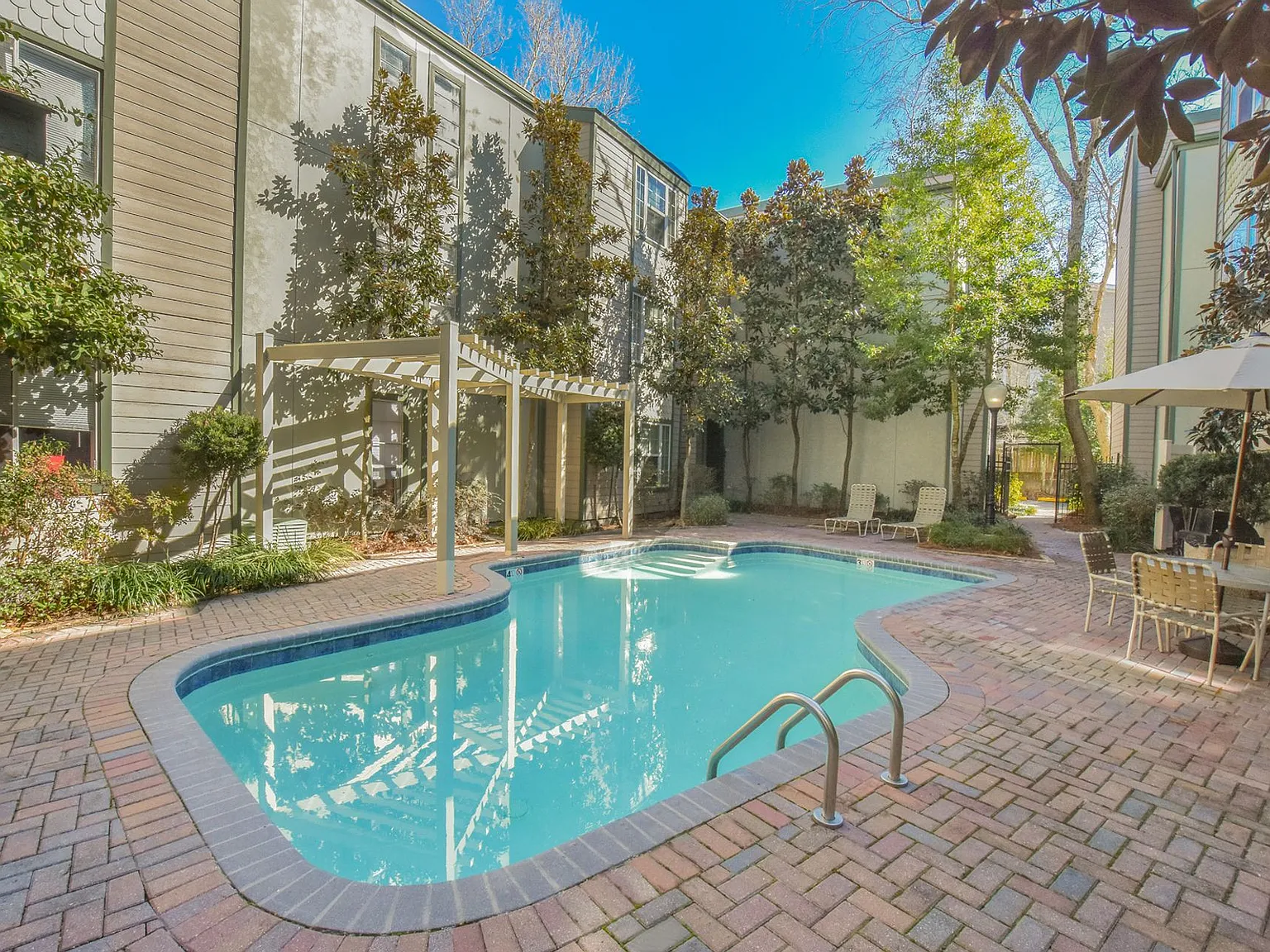 1441 Lake Ave. — Photo 2
