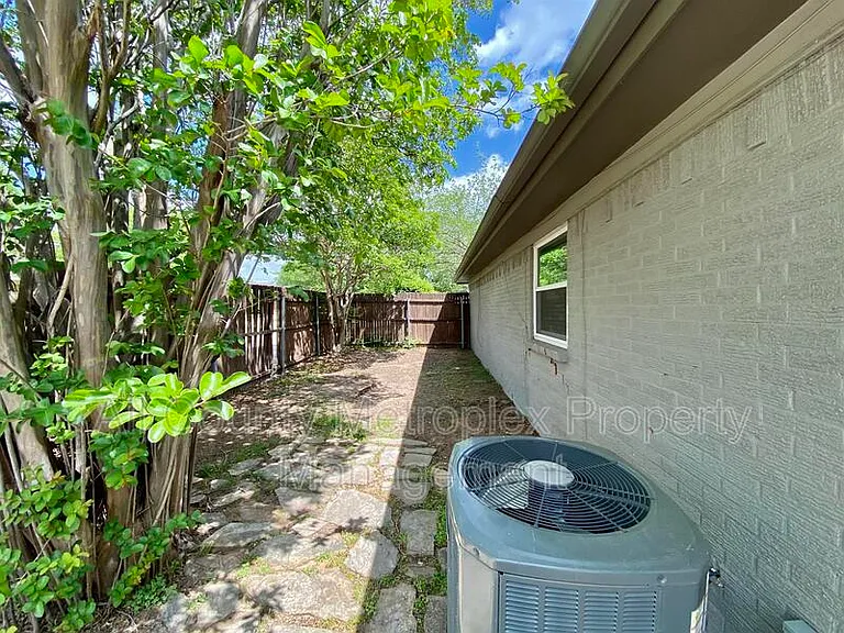 801 Irwin Dr #B — Photo 7