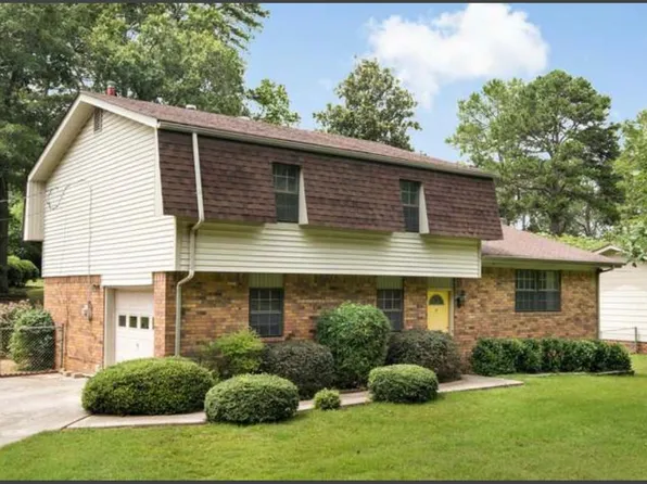 7111 Middle Valley Rd, Hixson, TN 37343