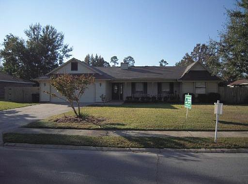 1st image of 102 Lynne Therese Cres