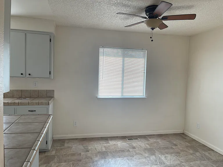 21992 Peacock Way — Photo 6