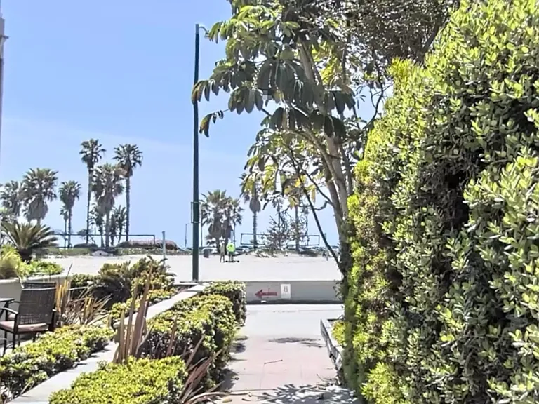 2683 Mission Blvd — Photo 20