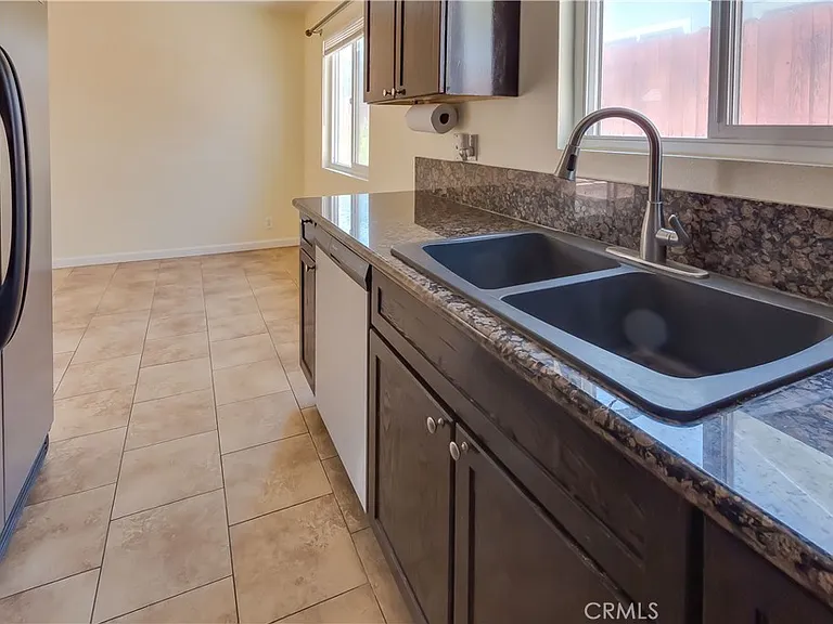 633 Elaine Ave — Photo 17
