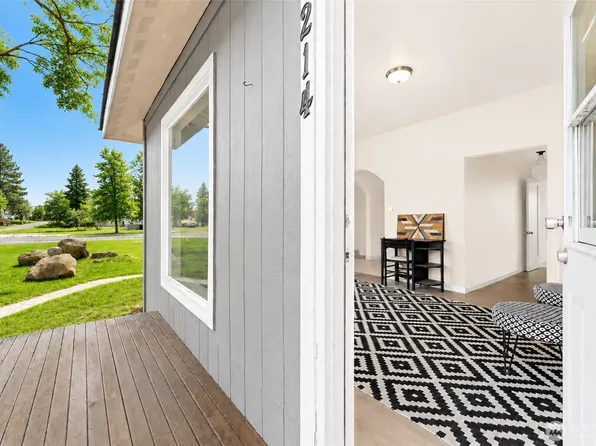 214 Hamilton Street, Mansfield, WA 98830