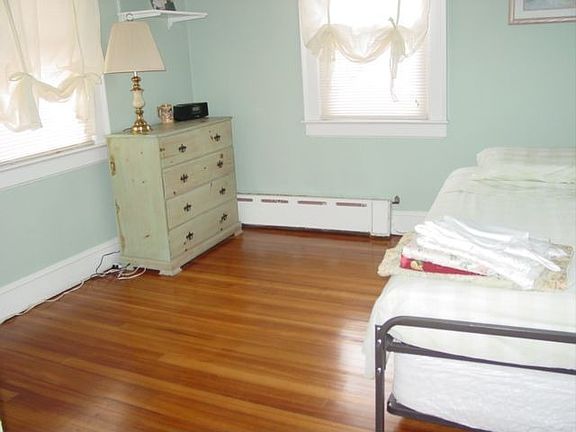4th image of 271 Bryant Ave