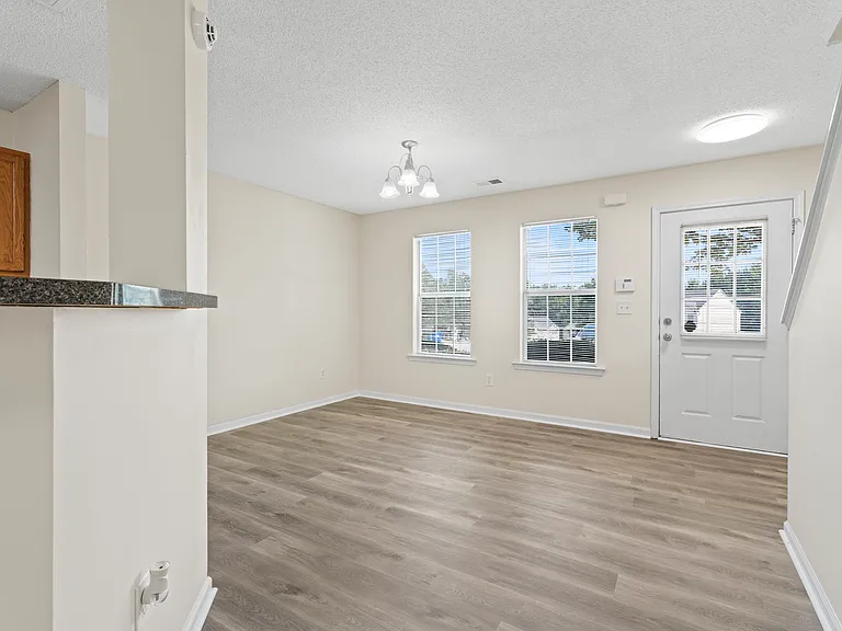 745 Outlook Way — Photo 6