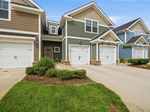 214 Retreat Dr, Suffolk, VA 23435
