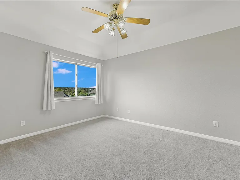 10802 Hastings Ln — Photo 21