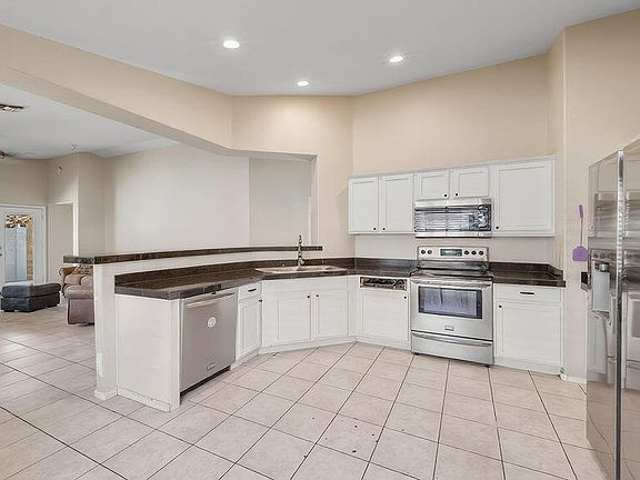 4th image of 13035 W MONTEREY Way