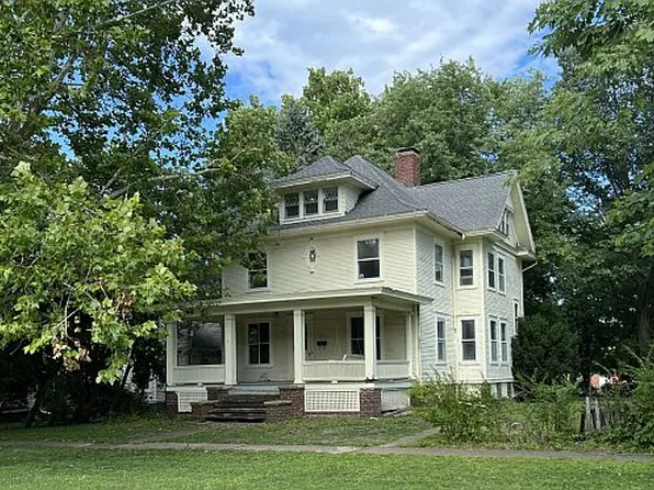 803 NW 3rd Ave, Galva, IL 61434