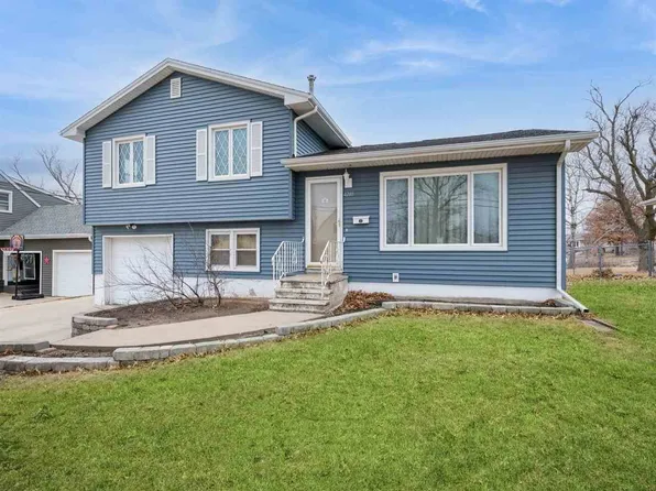 4240 Culver St NE, Cedar Rapids, IA 52402