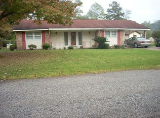 2002 Fairway Dr, Waycross, GA 31501