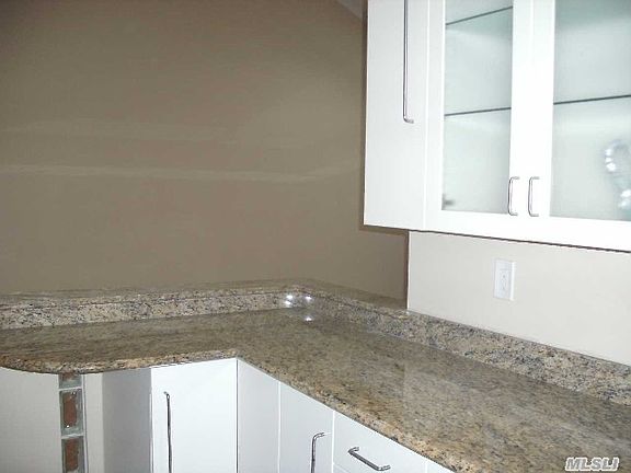 2nd image of 3 Sprucetree Ln