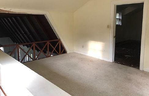 3rd image of 2546 Glenwood Dr