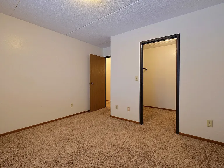 Fargo, ND France Apartments | Bedroom