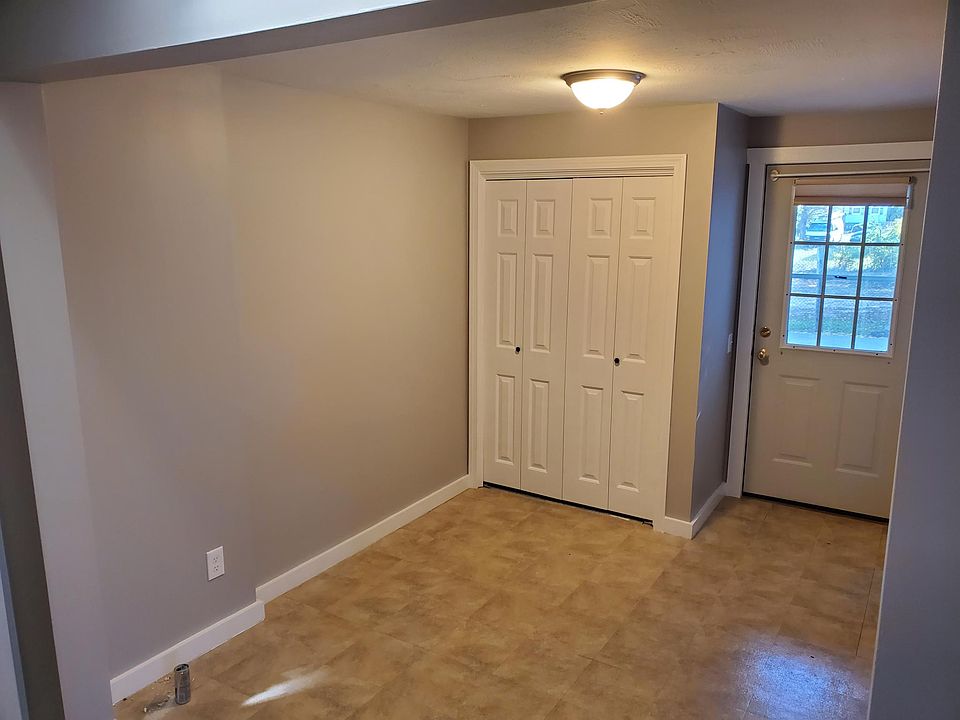 Pictures are of similar unit.