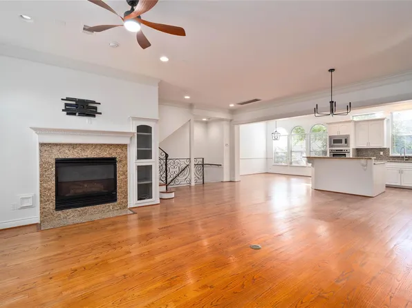 704 Welch St, Houston, TX 77006