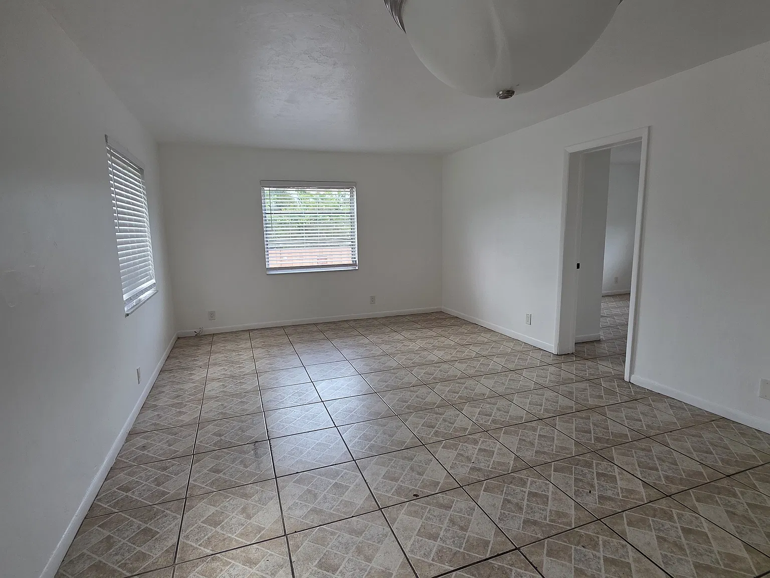 2 bed, 802 sqft, $1,975 — Photo 4