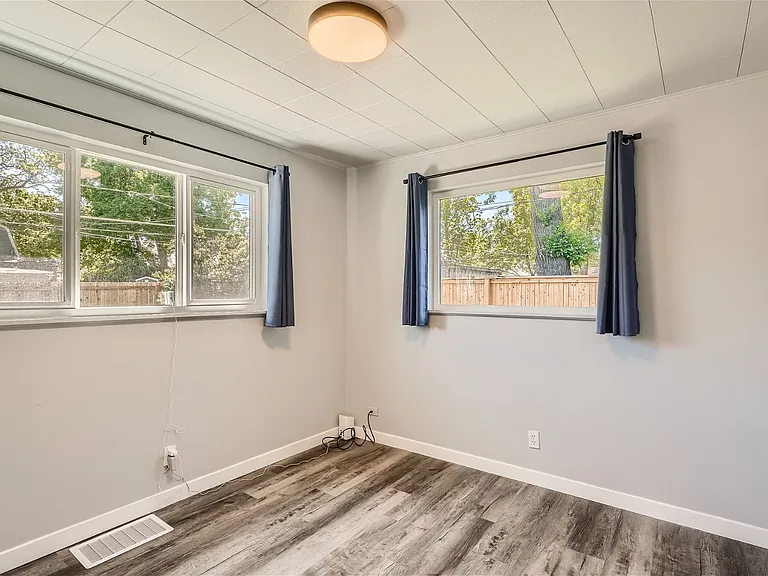 826 S Washington St — Photo 10