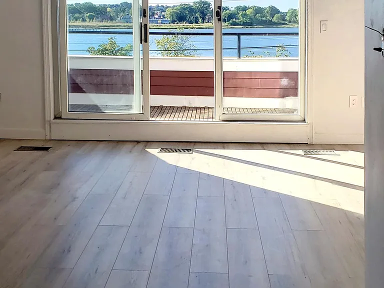 166 Quincy Shore Dr #121 — Photo 3