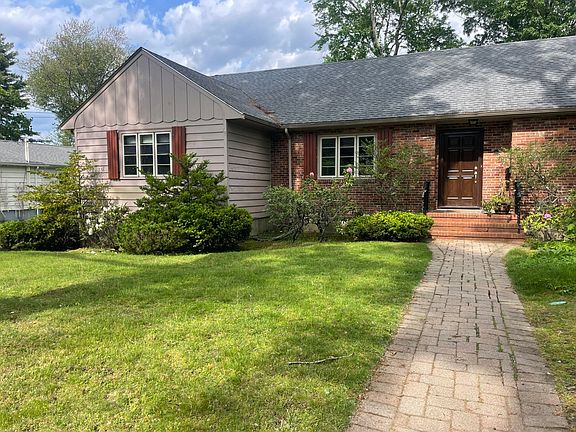 2nd image of 150 Gordon Rd