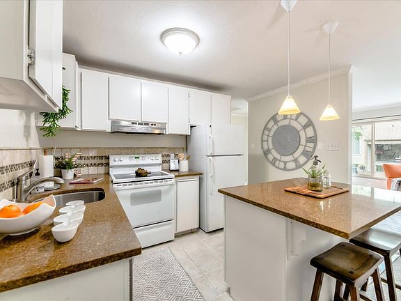 5th image of 490 Auburn Way APT 8
