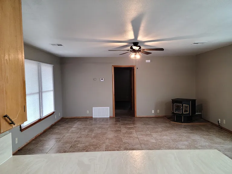 3815 N Rosebud — Photo 9