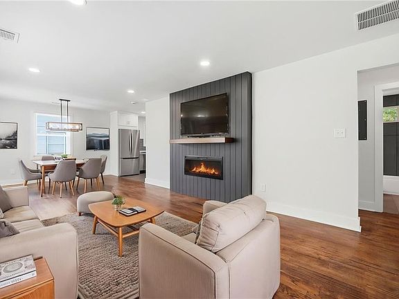 4th image of 1239 Kenilworth Dr SW
