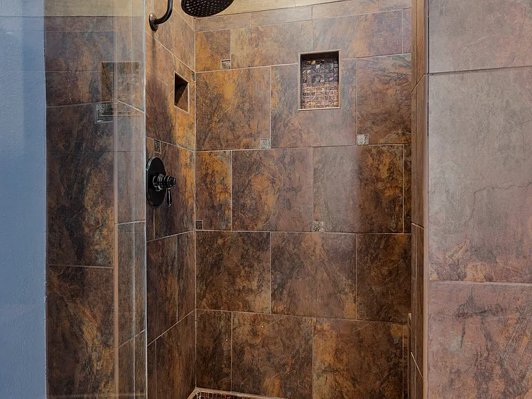 5049 Forest Oaks Dr — Photo 37