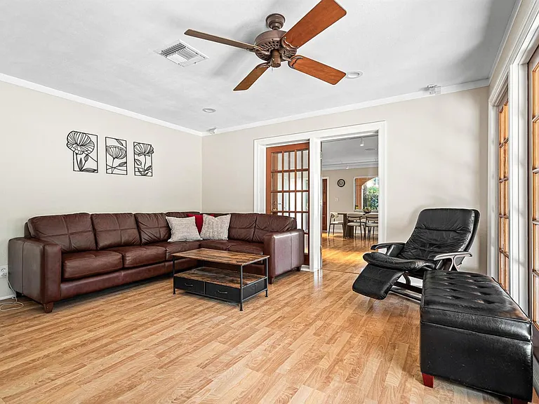 708 NW 6th Dr — Photo 38
