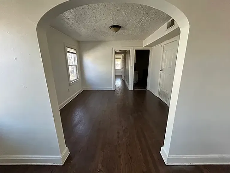 4117 Charlotte St #1S — Photo 5
